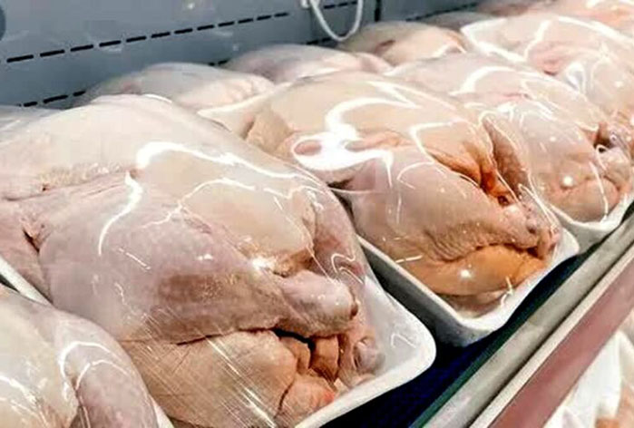 عرضه مرغ بالای ۲.۲ کیلوگرم ممنوع می‌شود